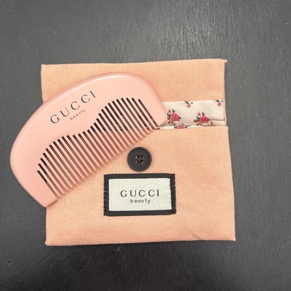 Gucci Pink Hair Comb with Floral Pouch